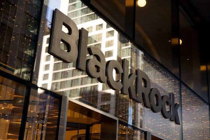 BlackRock Slashes IBIT Bitcoin Conversion Minimum to $1 Million